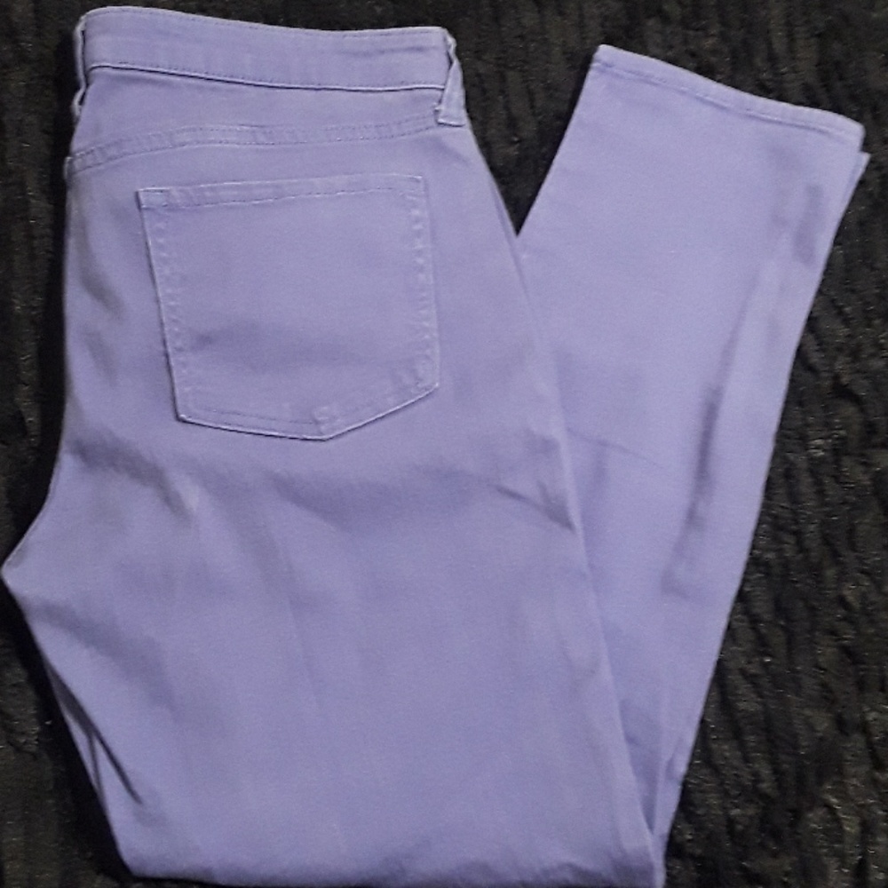 Gap Outlet